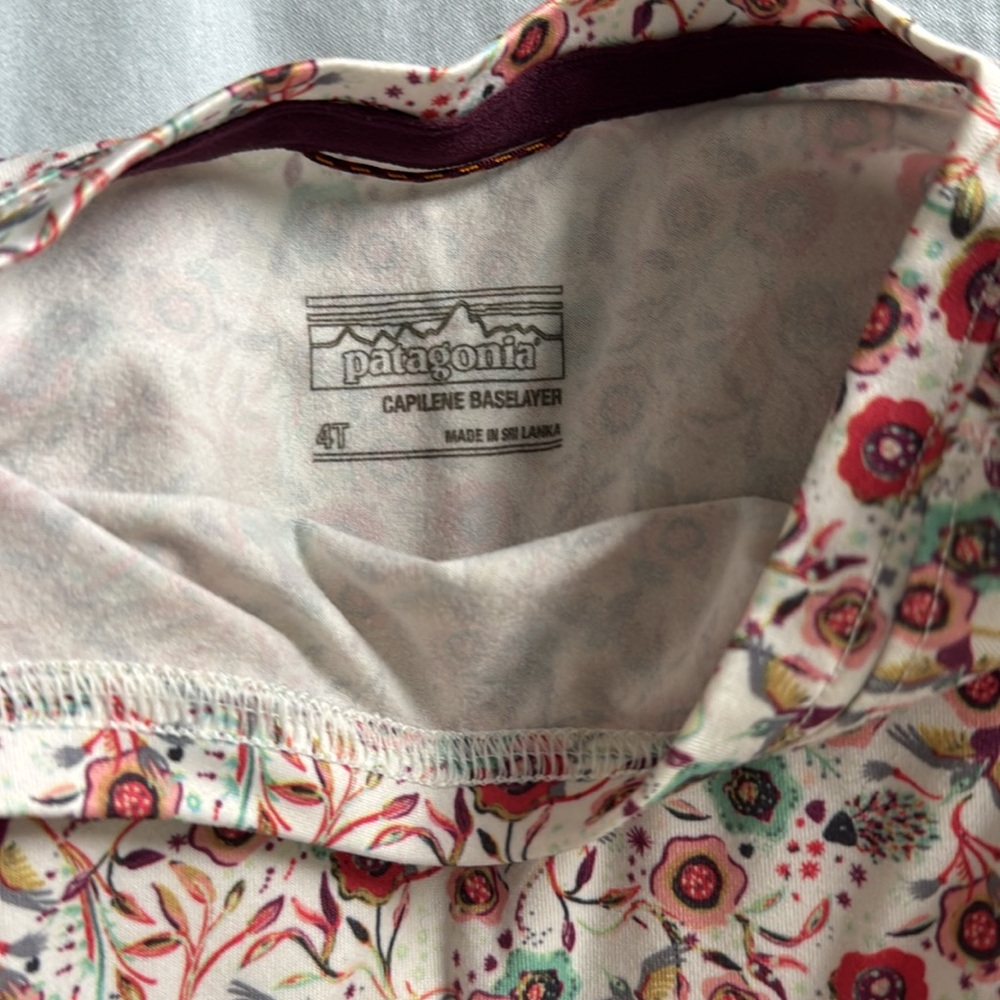 Patagonia Floral Kids Base Layer - Size 4T - Picture 2 of 3